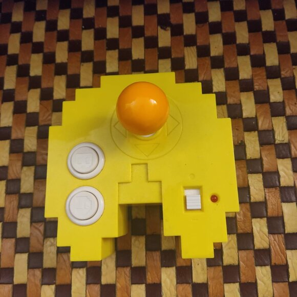 PAC-MAN TV Plug N Play 12 in 1 Game Namco Bandai 2012 Retro Gaming - Picture 2 of 2